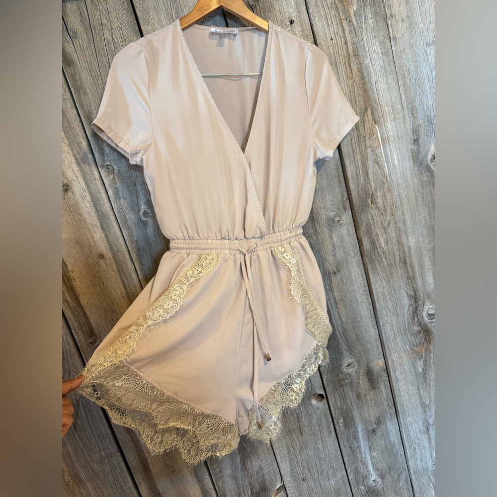 Elegant Cream Lace Trim Romper size S